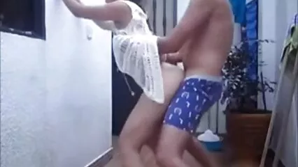 بڑے چھاتی کے ساتھ POV brunette بلی میں ماں بیٹا سیکس لنڈ لیتا ہے.