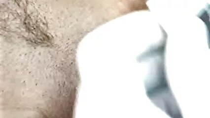 بڑی چھاتی والی سوتیلی ماں نے اپنے بیٹے کو اپنی سوتیلی بہن کے سیکس پرنٹ ساتھ جنسی تعلق کرتے ہوئے پکڑا اور تینوں گروپ فحش کی پیشکش کی۔