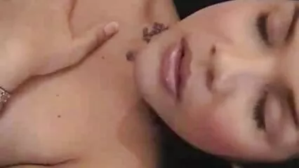 بڑے فل سیکسی فلم چھاتی کے ساتھ سرخ بالوں والی slut تیز رفتار سے لنڈ اور cums پر سوار ہوتی ہے۔