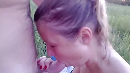 ڈبل دخول گھوبگھرالی brunette زیادہ سے زیادہ نرمی اسکول سیکس لاتا ہے۔