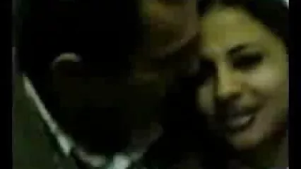 سینگ سیکس سیکسی لڑکی نے آفس میں ایک نوجوان باس کو بہکایا۔