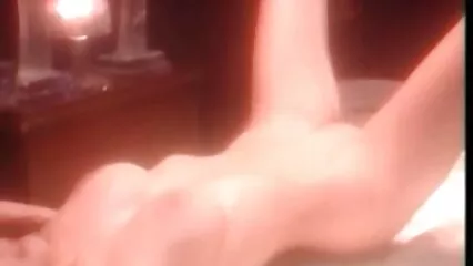 روسی سیکسی امریکانی مقعد جنسی کے دوران ٹیٹو شدہ سلٹ نے ایک وشد orgasm کا تجربہ کیا۔