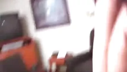 ٹانگوں میں ملبوس لڑکی ذاتی ٹرینر کے مضبوط ممبر پر بیٹھ سیکسی کتا گئی۔