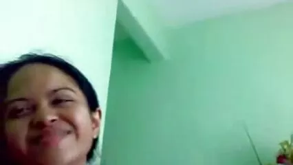 منحنی brunette تیل ہو جاتا ہے اور جنسی کے لئے کتے امریکن سیکس سٹائل ہو جاتا ہے.