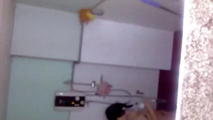 سرخ بالوں والی نوجوان لڑکی نے پنجابی سیکس نرم سیکس اور مختلف پوزیشنوں میں orgasm کے لیے اپنا اسکرٹ نیچے کیا۔
