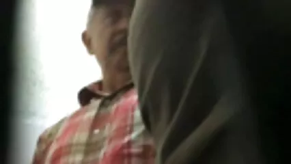 ایک ہوٹل میں تاریخ کے بعد ایک افلام سیکسی سیاہ فام آدمی کے ساتھ لڑکی کا نسلی جنسی تعلق۔