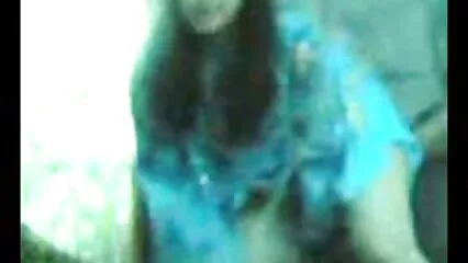 بڑے چھاتی کے ساتھ ایک mulatto سملینگک ایک سنہرے بالوں والی اور سیکسی فارسی cums کے ساتھ fucks.