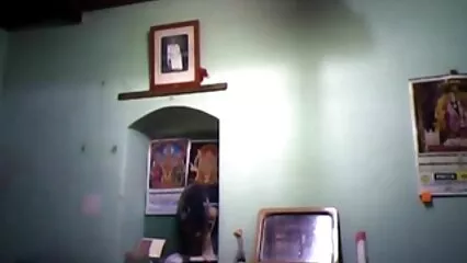 میاں بیوی اپنے ساتھیوں کے ساتھ گروپ سیکس کے ساتھ گھر کی خریداری کا جشن مناتے عربی سیکسی ہیں۔