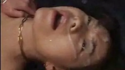 Brunette ایک تاریخ کے بعد اس کے دوست کے ساتھ مقعد سیکسی فلمیں میں fucks.