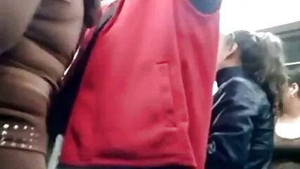 دو آدمیوں انگلش سیکسی نے فاحشہ کو حقیقی طور پر دوہری دخول دینے کا فیصلہ کیا۔