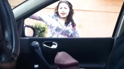 ایک نوجوان ایشیائی لڑکوں کا سیکسی ویڈیو لڑکی اپنے عاشق کے موٹے عضو تناسل پر ٹوپی باندھتی ہے۔