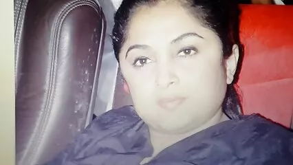 ایک روسی شخص نے ایک نوجوان طالب علم کی مونڈنے والی ٹوپی کو سیکسیکردن موٹے مرغ کے ساتھ چودا۔