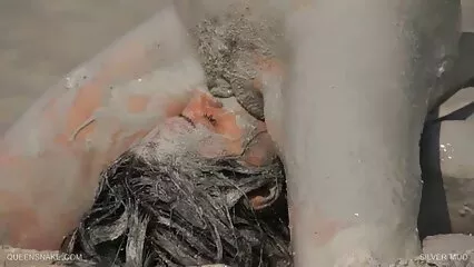 ٹیٹو مونیکا الیگزینڈر نے جرابوں میں اپنی میز پر امریکن سیکس باس بامبینو کو چدایا۔