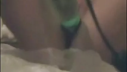 سنہرے بالوں والی ایک امیر سیاہ کاجل سیکس فام آدمی کے ساتھ نسلی جنسی تعلقات کی خاطر اپنے بوائے فرینڈ کی توجہ کو نظرانداز کرتی ہے۔