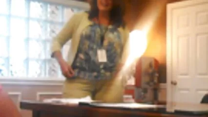 لڑکا بڑا دودھ کے ساتھ ایک brunette fucked. سیکسی فل مووی
