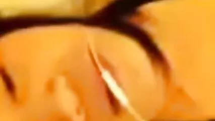 لڑکے نے گھریلو فحش میں دو گرل فرینڈز کی گیلی کشمیری سیکسی بلیوں کو مطمئن کیا۔