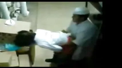 لڑکوں نے لاجواب فاحشوں کے ساتھ ایک گرم ننگا ناچ کا مظاہرہ اردو سیکس کیا۔