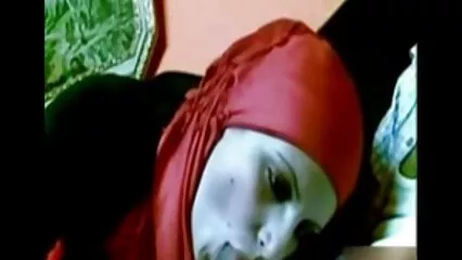 ایک بالوں والی ایکس ایکس سیکس بلی کے ساتھ ایک brunette نہ صرف ایک اپارٹمنٹ کرایہ پر دیتا ہے، بلکہ fucks.
