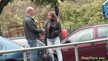 کسی سیکسی بوائے لڑکی سے شادی نہیں کرنے جا رہا لیکن مشکل سے fucks.