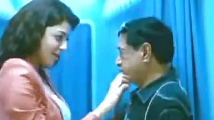سرخ بالوں والی موٹی سیکسی فارسی لڑکی اپنے عاشق کے ساتھ چدائی کرنا پسند کرتی ہے۔