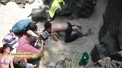 کام کے اوقات کے دوران سیکس انگلش ایک خوبصورت لڑکی ایڈمنسٹریٹر کی پچھواڑے میں چدائی۔