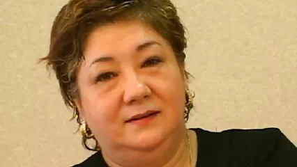 لمبے بالوں والی برونیٹ ہینڈ سیکسی ویڈیوز جاب سے کراہتی ہے اور آدمی کی انگلیاں چاٹتی ہے۔