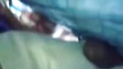 ایک مساج سیشن میں تمام سوراخوں میں ایک باوقار سیکسی فارسی سنہرے بالوں والی fucks.
